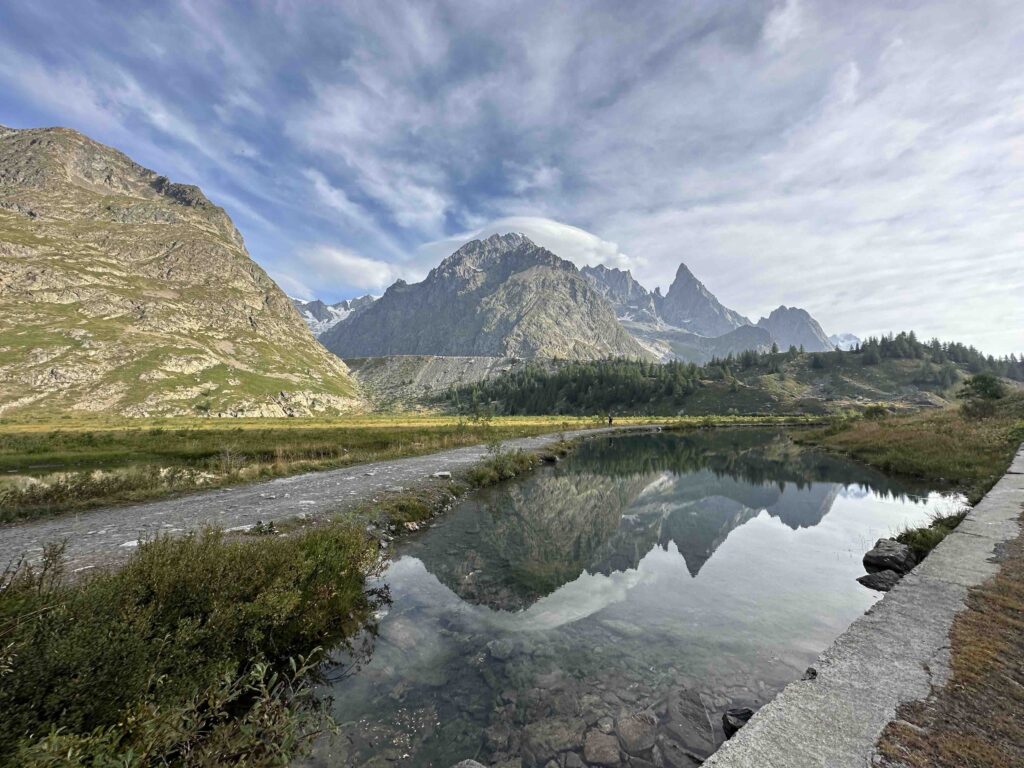 TMB環白朗峰沿途景色