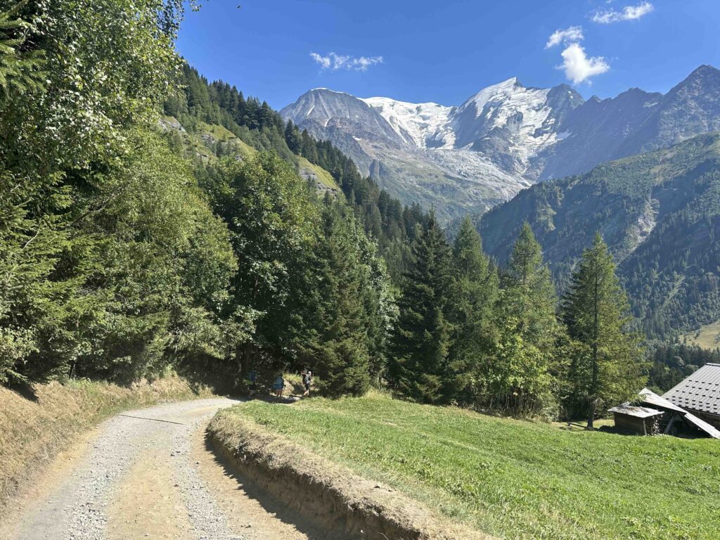 環白朗峰沿途景色