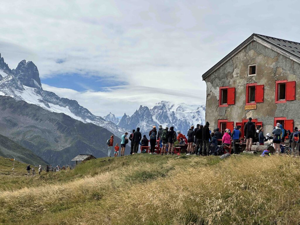 TMB環白朗峰沿途景色 Col de La Balme山屋